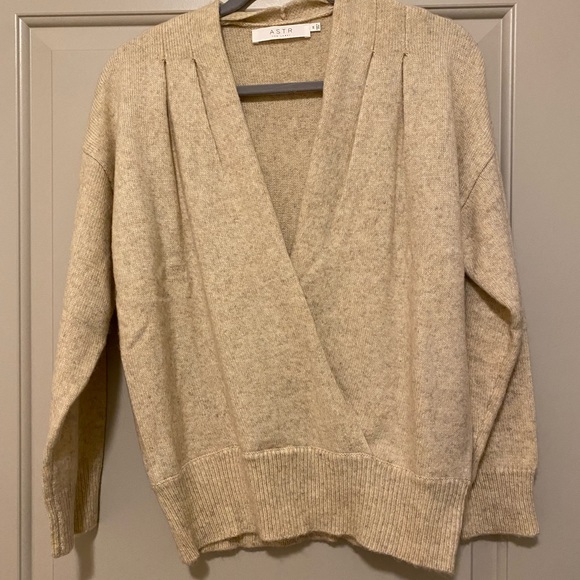 ASTR sweater NWOT - Picture 2 of 2